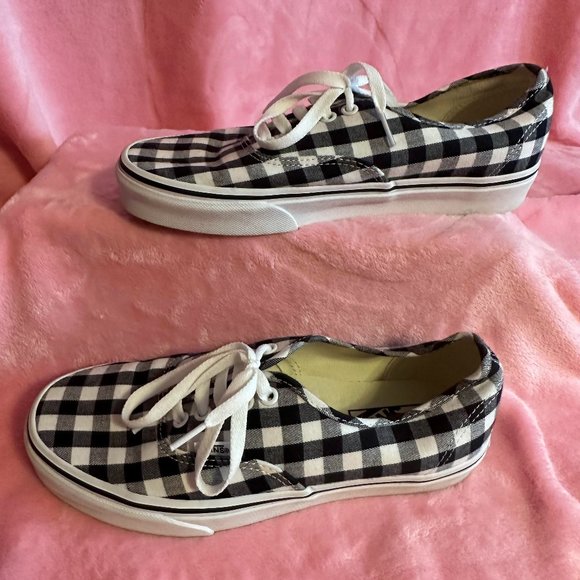 Vans - Picture 1 of 3